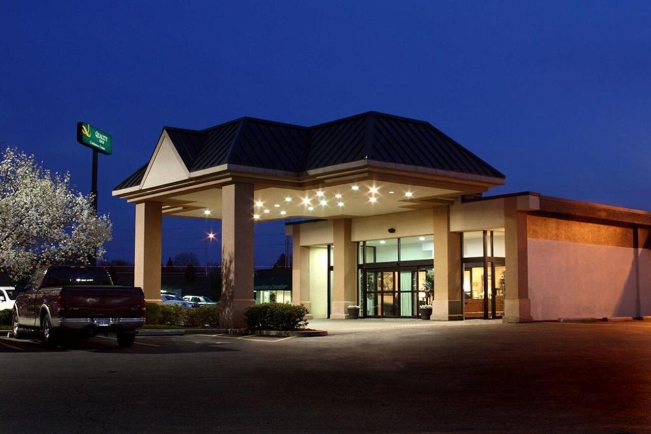 Quality Inn And Conference Center Springfield Exterior photo